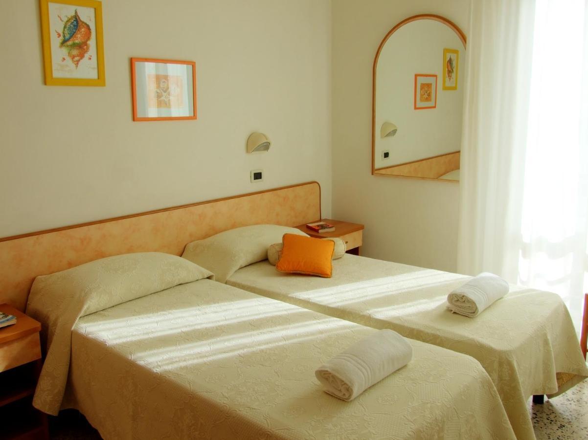 Hotel Manuela Cervia Kültér fotó