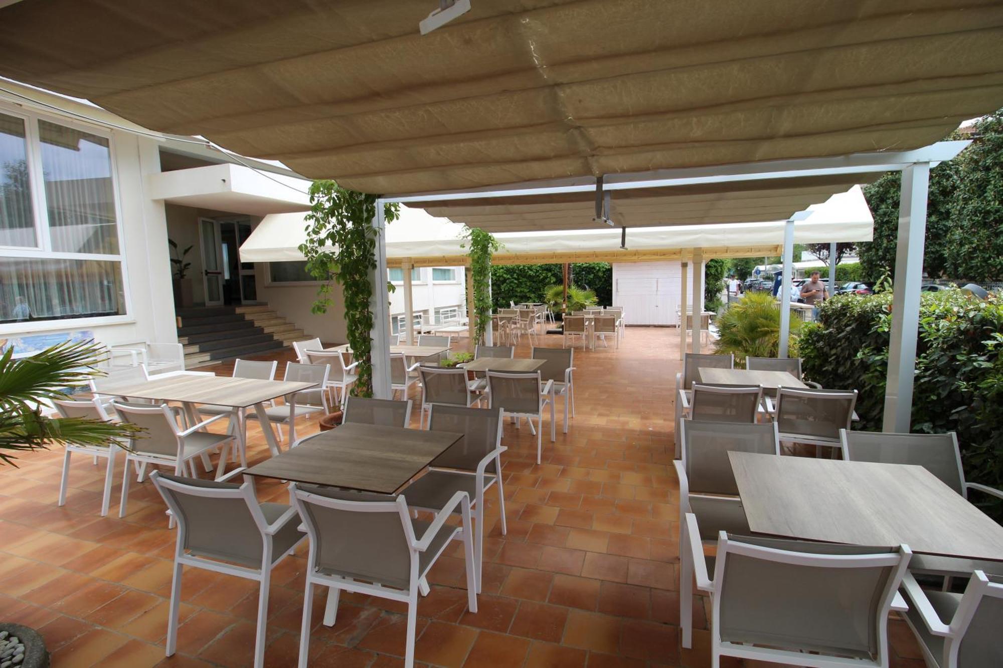 Hotel Manuela Cervia Kültér fotó